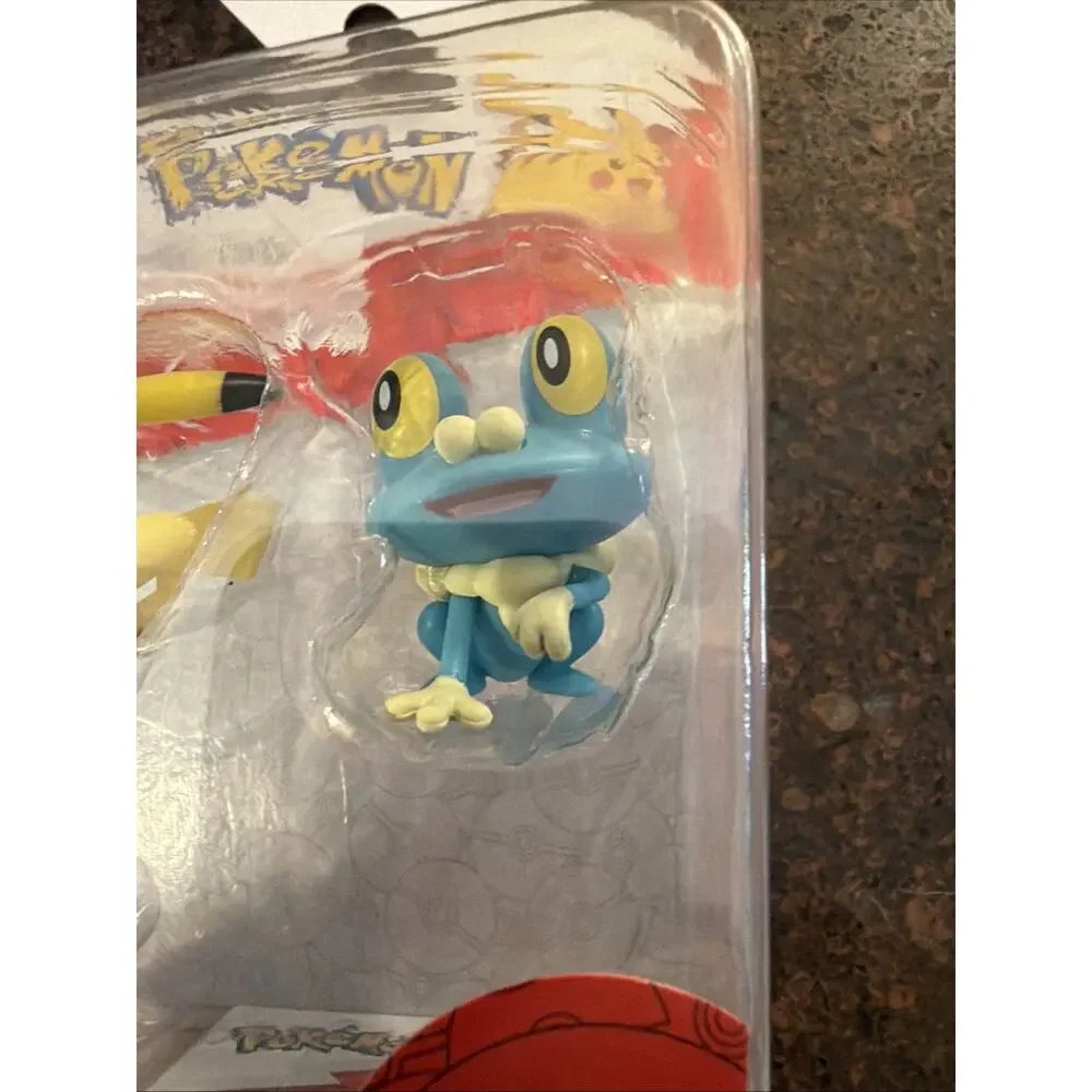 Battle Figure Pack Pokemon: Froakie and Pikachu